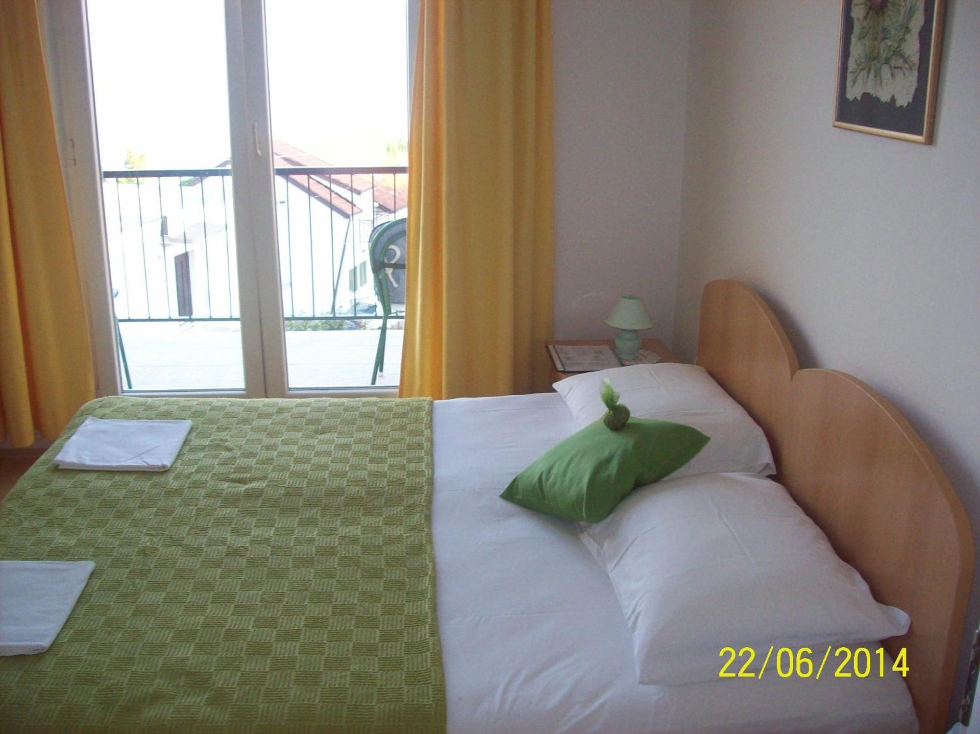 Guesthouse Podaca Extérieur photo